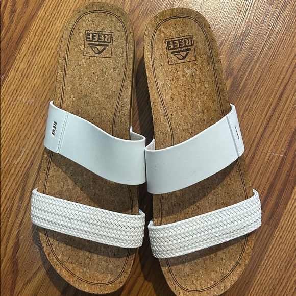 Reef Sandals - Picture 2 of 5